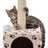 Katzenbaum mit Sisalsäule und gepolsterter Plattform, darunter ein Würfel mit Pfotenmuster, darauf eine Katze.