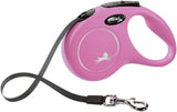 Rosa Hundeleine mit schwarzem Band und silbernem Clip, ovaler Griff mit Hundemotiv, Aufschrift "Made in Germany".