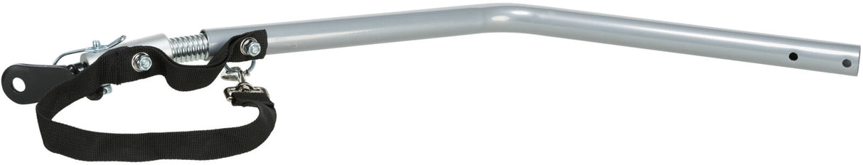 Metallisch glänzender Fahrradanhängerarm mit schwarzem Befestigungsriemen und silbernem Federmechanismus.