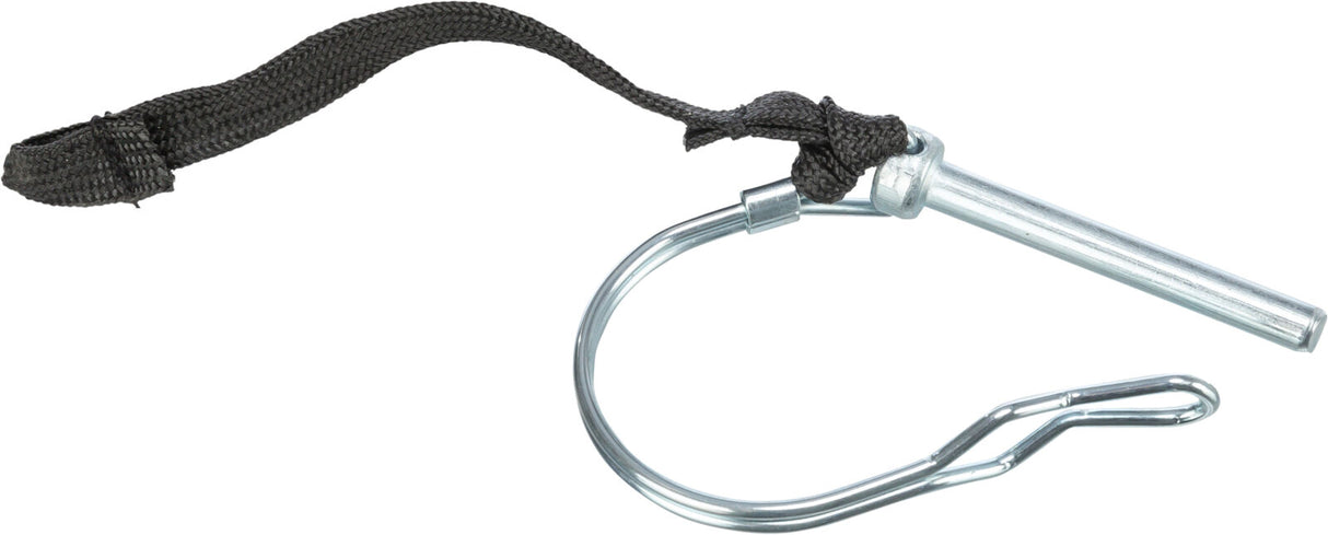 Metallener Splint mit schwarzer Stoffschlaufe verbunden.