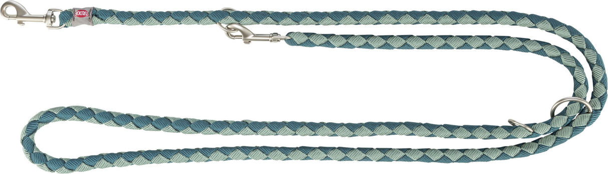 Geflochtene grün-blaue Hundeleine mit silbernen Karabinern an beiden Enden.