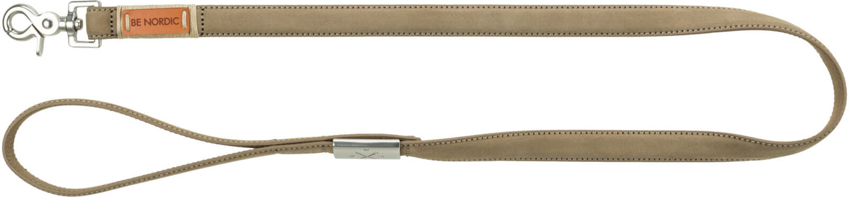 Beigefarbene Hundeleine mit Metallschnalle und Karabinerhaken, Aufschrift "BE NORDIC", verstärkter Griff.