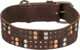 Braunes Halsband aus Leder mit Metallnieten in Schwarz, Silber und Kupfer, Schnalle und Ösen aus Metall.
