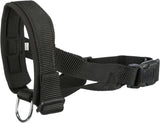 Schwarzes Hundegeschirr mit verstellbaren Riemen und Metallring, geeignet für verschiedene Hundegrößen.