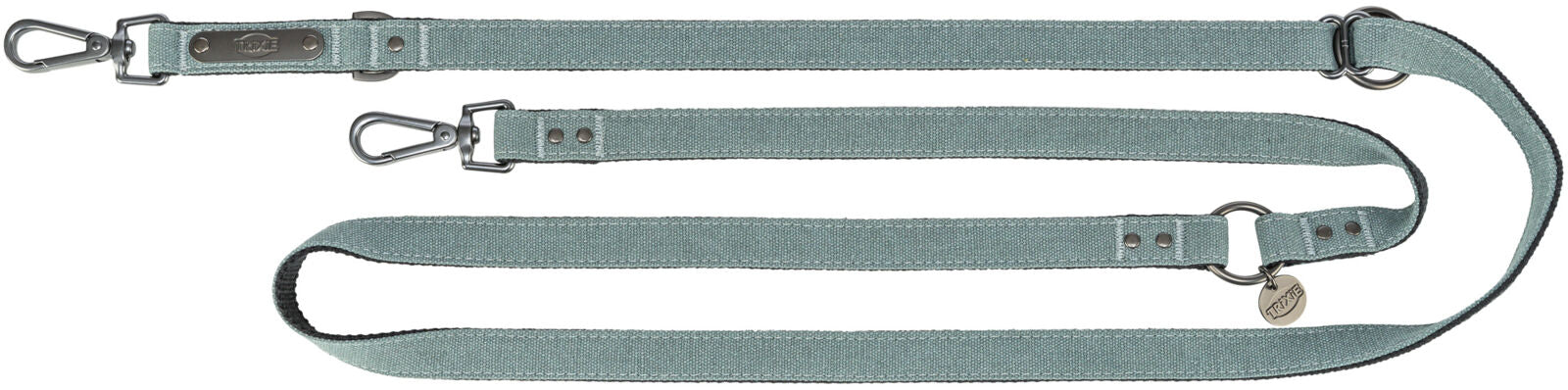 Grüne Hundeleine mit Metallkarabinern und einem Markenetikett, längenverstellbar mit zwei D-Ringen.