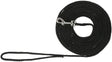 Schwarze, geflochtene Leine mit silbernem Karabinerhaken, aufgerollt liegend.