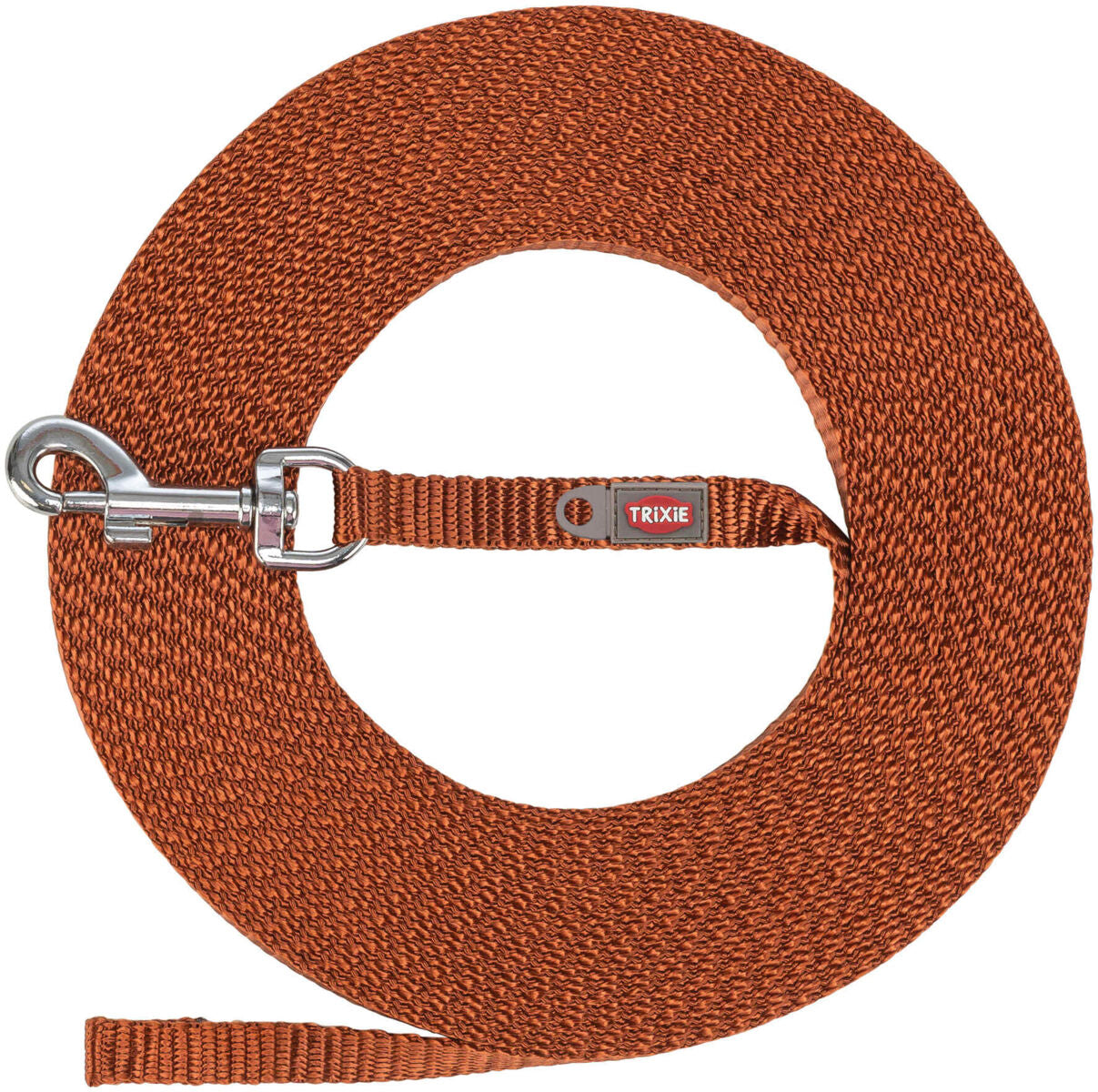 Lange, rotbraune Hundeleine mit Metallhaken und kleinem TRIXIE-Logo auf dem Gurtband.