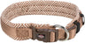 Braunes Hundehalsband mit geometrischem Muster, Klickverschluss und silbernem D-Ring, mit "Trixie" Logo.