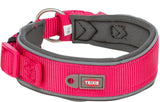 Hundehalsband in Pink mit grauen Akzenten und sichtbarem Trixie-Logo.