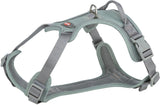 Graues Hundegeschirr mit Netzpolsterung und verstellbaren Riemen aus robustem Material, Metallring oben.