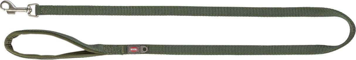 Grüne Hundeleine mit Metallschnalle und Handschlaufe, Textilmaterial, schwarzes Trixie-Label sichtbar.