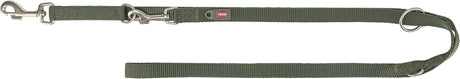 Grüne Hundeleine mit zwei silbernen Karabinern und einem D-Ring, Markenlogo "TRIXIE" sichtbar.