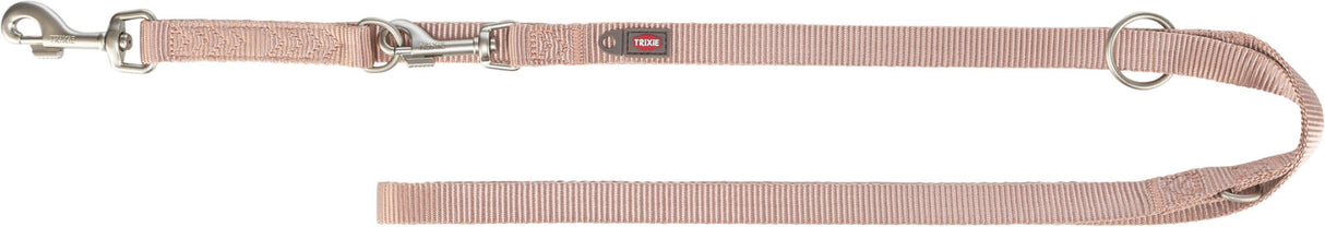 Beige Hundeleine mit Metallkarabiner und D-Ring, auf weißem Hintergrund dargestellt.