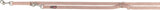 Beige Hundeleine mit silbernem Karabinerhaken und D-Ring, Trixie-Logo auf dem Webstoff.