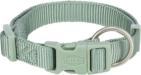 Breites, mintgrünes Halsband mit Kunststoffschnalle und Metallring, Markenlogo "TRIXIE" auf der Schnalle.