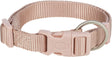 Beiges Hundehalsband aus gewebtem Material mit Klickverschluss und Metallring, Aufschrift "TRIXIE".