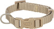 Beige Hundehalsband mit verstellbarem Verschluss und Metallring, erkennbar mit der Aufschrift "Trixie".