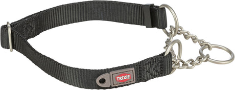 Schwarzes Hundehalsband mit Kettelementen und "Trixie"-Logo aus Metallringen und Nylonmaterial.