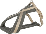 Grau-beige Hundegeschirr mit weicher Polsterung und Schnellverschluss.