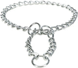 Metallkette mit silbernen Gliedern und runden Ringen, im Kreis gelegt.