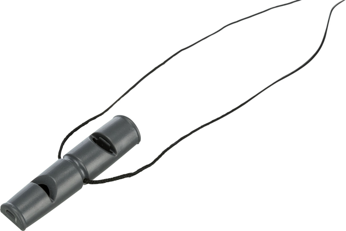 Graue Hundepfeife mit schwarzer Kordel, zwei Öffnungen an den Enden, schlichte zylindrische Form.