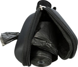 Schwarze Tasche mit Reißverschluss, teilweise geöffnet, zeigt darin schwarze Plastiktütenrolle.