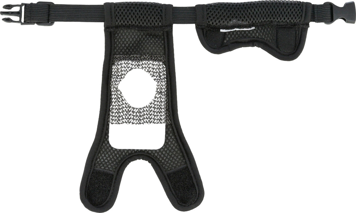 Schwarzer Netzgeschirr aus Mesh mit verstellbarem Riemen und Klickverschluss.