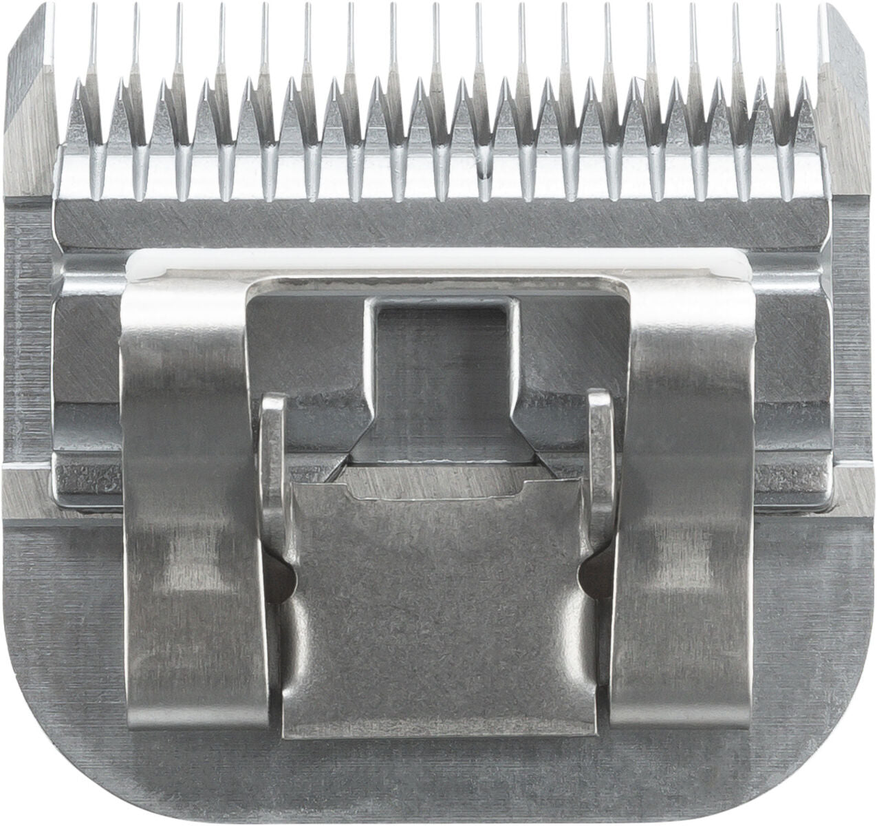 Metallschneideklinge mit feinen, gleichmäßigen Zähnen auf einer Metallplatte, silbern glänzend.