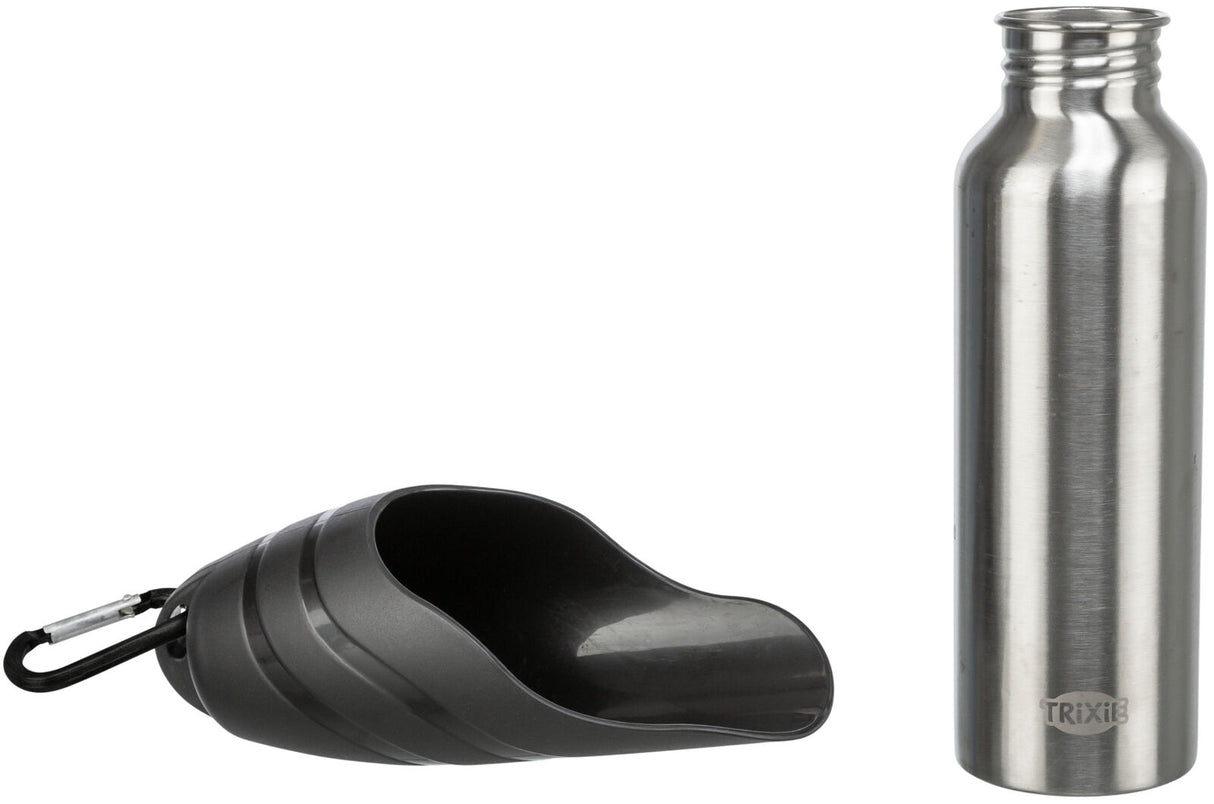 Silberne Edelstahlflasche neben schwarzer, ovaler Trinkschale mit Karabinerhaken, neutraler Hintergrund.