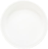 Weiße, runde Keramikplatte mit leicht gewelltem Rand, sichtbar von oben.