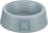 Grauer Napf mit dem Aufdruck "DOGS" auf der Außenseite, geeignet als Futternapf für Hunde.