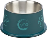 Futternapf aus Edelstahl mit blauer Außenseite und Pfotenabdrücken, mittig steht "Woof".