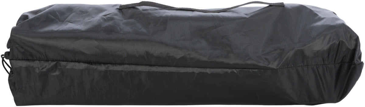 Schwarze, rechteckige Tasche aus glattem Material mit Tragegriff an der Oberseite.