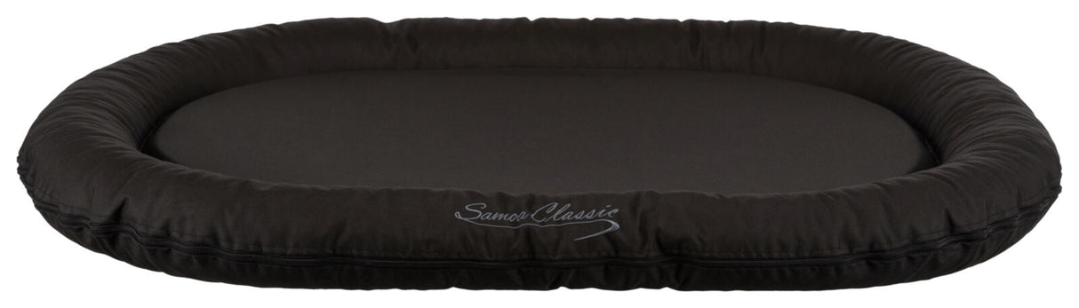 Ovales schwarzes Kissen mit einem gestickten Schriftzug "Samoo Classic" am Rand.