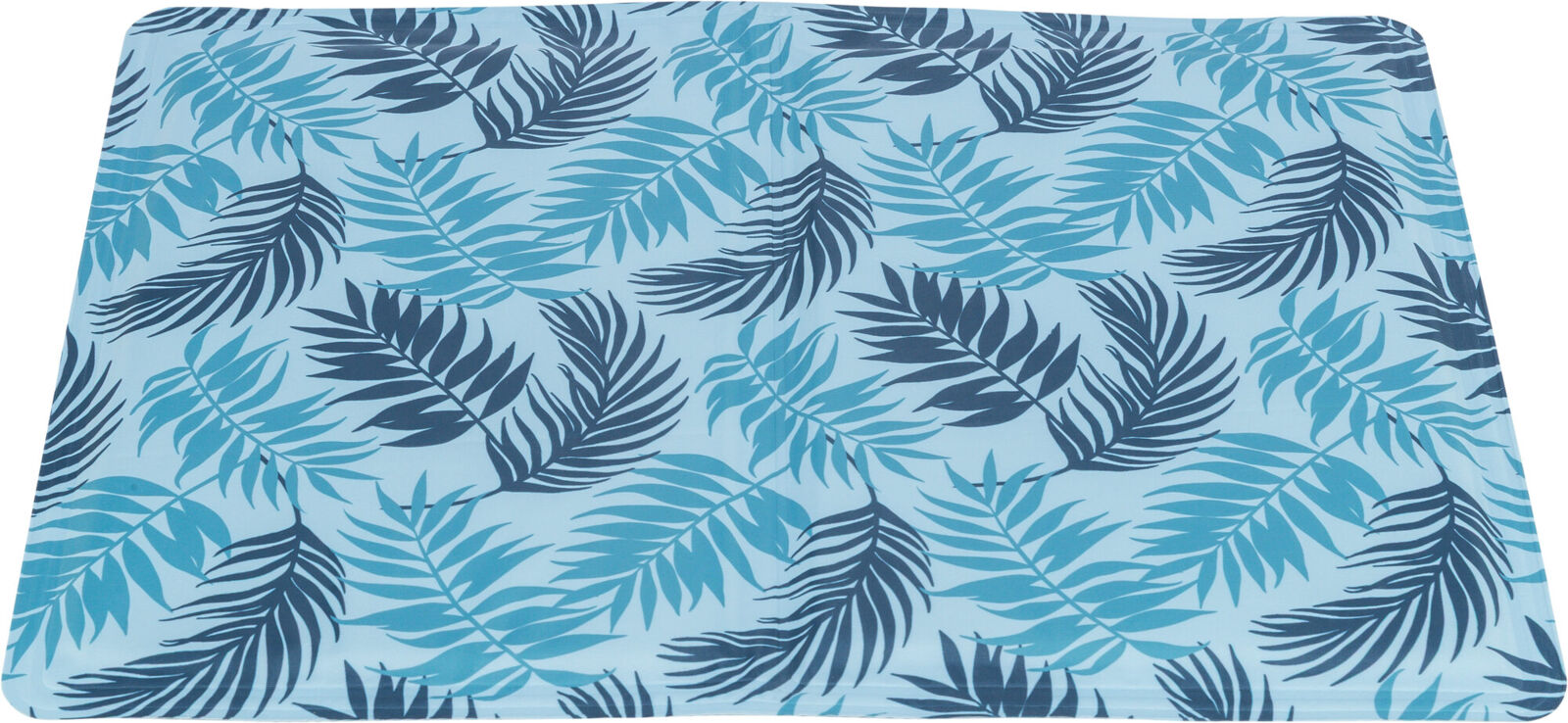 Ein rechteckiger Stoff mit blauem und schwarzem Blattmuster auf hellblauem Hintergrund.