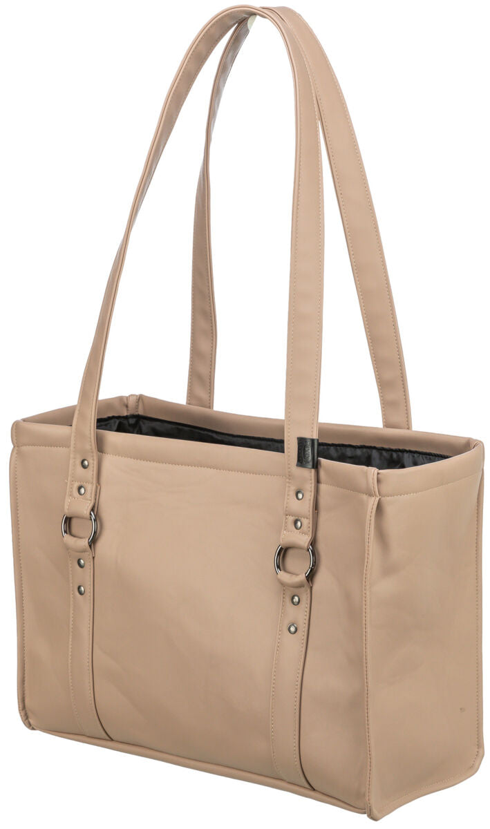 Beige Tragetasche aus Lederimitat mit langen Henkeln und silbernen Metallringen an den Befestigungspunkten.