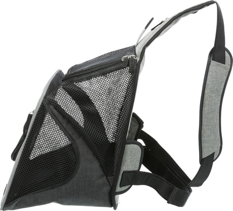 Grauer Rucksack mit schwarzen Netzeinsätzen und verstellbaren Schultergurten, seitlich fotografiert.