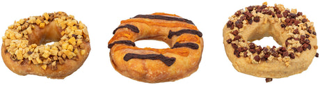 Drei Donuts mit verschiedenen Toppings: Links Apfelstücke, Mitte Schokolade und orange Glasur, Rechts rote und helle Stückchen.