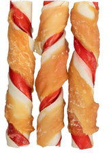 Drei weiß-rot gedrehte Kausnacks mit beigefarbenem Überzug in spiralförmiger Anordnung.