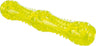 Gelbes, transparents Hundespielzeug in Knochenform mit strukturierten Noppen entlang der Oberfläche.