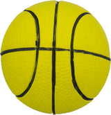 Gelber Basketball mit schwarzen Linien auf strukturiertem Untergrund sichtbar.