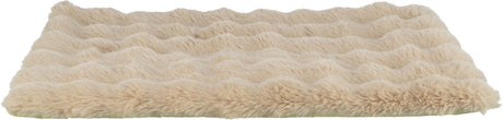 Beiges, welliges Fellpolster mit flauschiger Struktur und weicher Oberfläche.