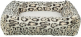 Weiches, rechteckiges Tierbett mit Leopardenmuster, aus plüschartigem Material in Beige und Braun.