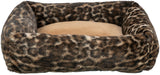 Rechteckiges Katzenbett mit Leopardenmuster, weichem, cremefarbenem Innenkissen und flauschigem Rand.