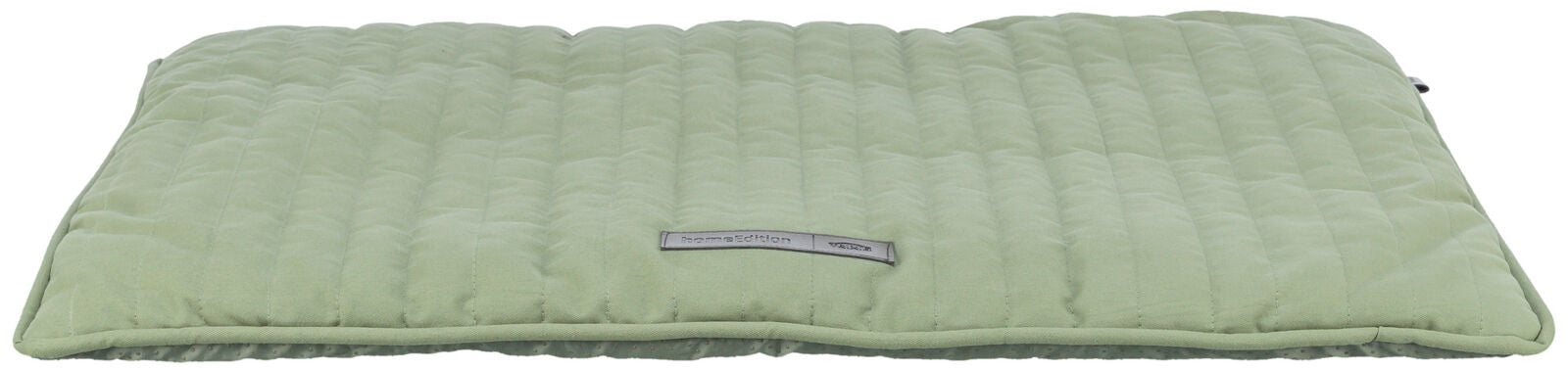 Grünes, rechteckiges Kissen mit gestepptem Muster und Etikett "home edition" in der Mitte.