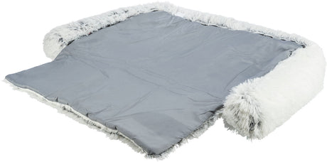 Graue Matratze mit weißem, kuscheligem Rand, rechteckig und flach auf dem Boden liegend.