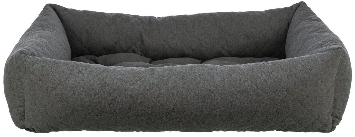 Graues, rechteckiges, gestepptes Polsterbett mit erhöhtem Rand, weich gepolstert und unifarben.