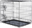 Schwarzer Metallkäfig mit rechteckiger Form und herausziehbarem Bodenfach, offene Gitterstruktur.