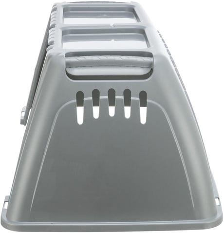 Graue, rechteckige Transportbox mit Lüftungsschlitzen und einem Tragegriff, aus Kunststoff, von hinten gesehen.