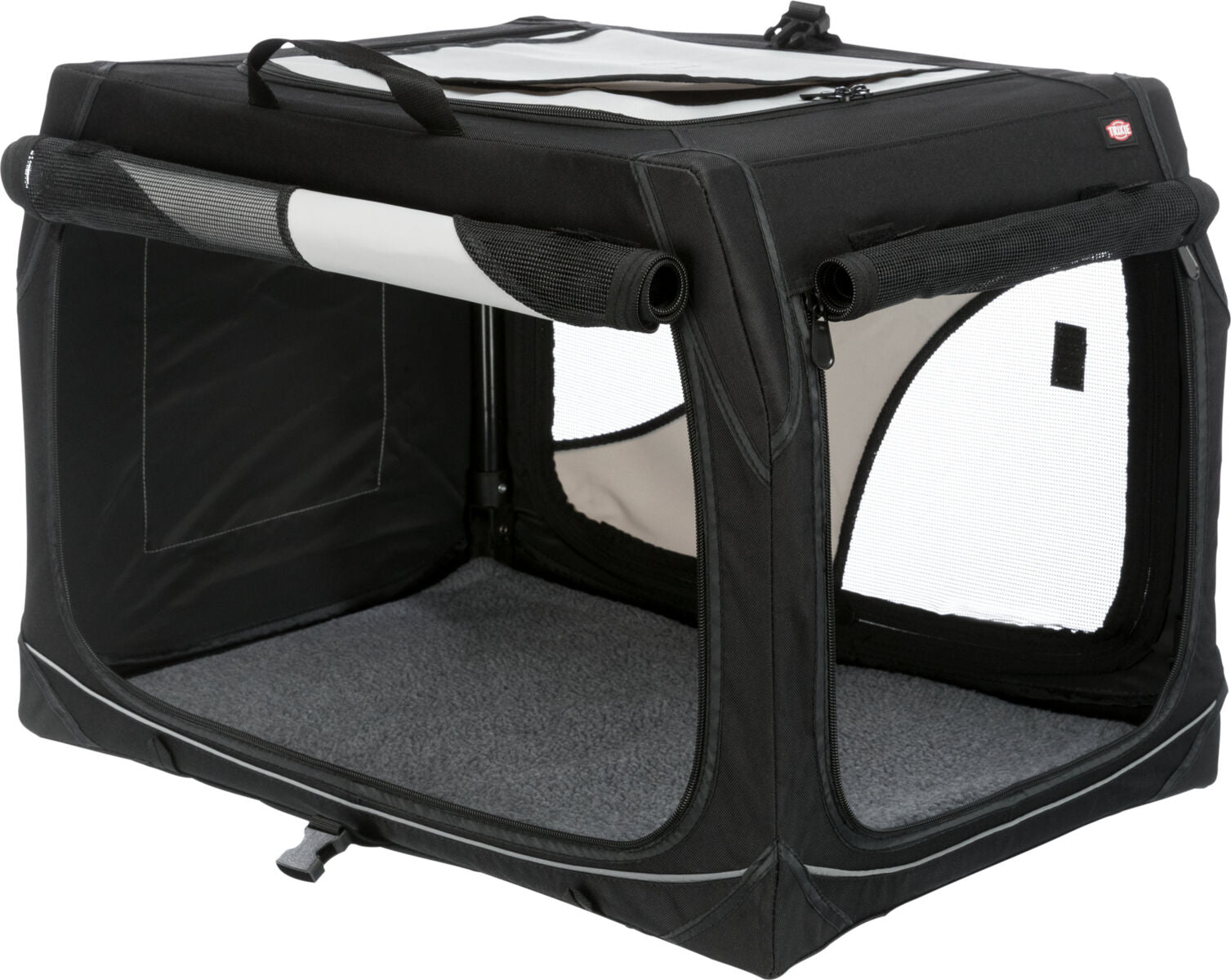 Schwarze Transportbox mit Netzfenstern und Tragegriff, aus Stoffmaterial, halboffen gezeigt.